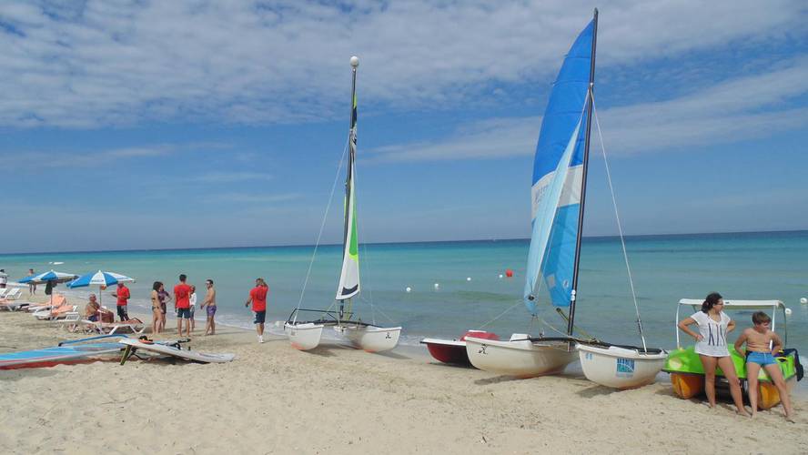 Santa maría del mar blau arenal habana beach  Cuba